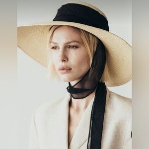 Janessa Leone Black and Tan Wide-Brim Hat